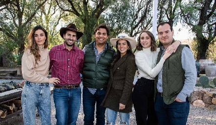 Gemma Loredo, José Martín, Mario Martell, Sandra Villalobos, Fernanda Pérez y José Jaime Herrera.