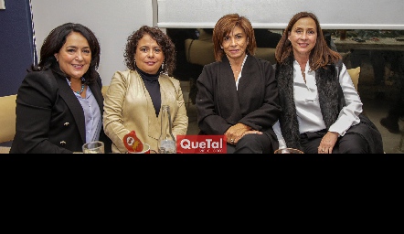  Laura Rodríguez, Lucía Bravo, Adriana Sánchez y Carmen Bravo.