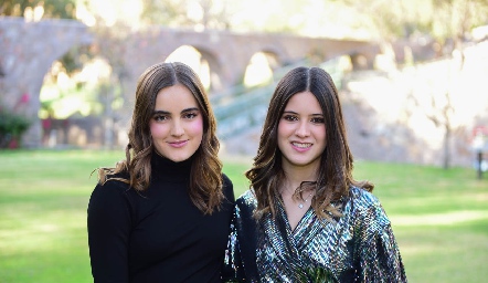  Lorena  de la Garza e Isabela Navarro.
