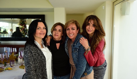 Gabriela Betancourt, Noemy Sampere, Karina Ramos y Ceci de los Santos.