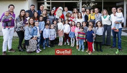 Amigos de toda la vida con sus hijos celebraron su Posada.
