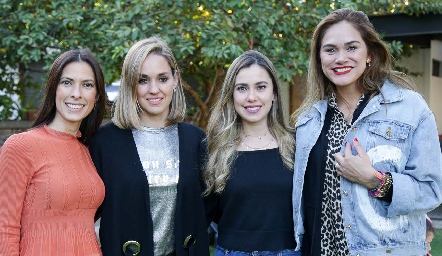  May Chávez, María Torres, Fernanda Pérez y Danae Enríquez .