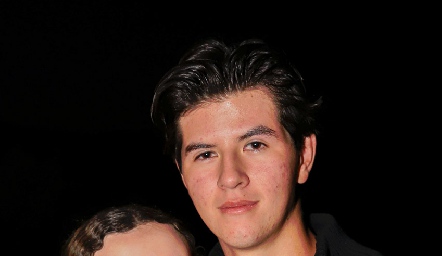  Ale Mendizábal y Andrés González.