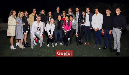 Andrés con sus amigos.