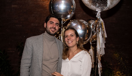 René Padilla y Micol Echegaray se comprometieron en matrimonio.