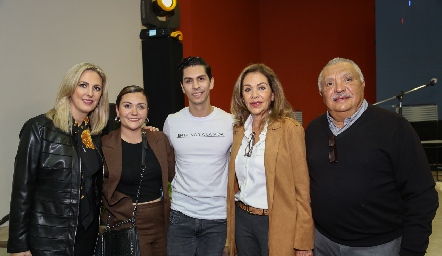  Macarena Aldao, Ana Curiel, Filiberto Curiel, Ana Luz Soto y Antonio Curiel.