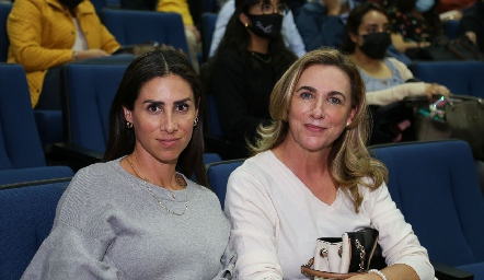  Ana María Ferrari y Rita Ferrari.