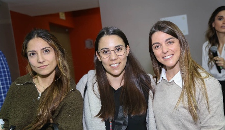  Daniela Torres, Mariela Narváez y María Palomar.