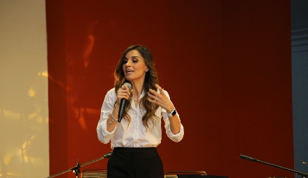  Gemma Loredo.