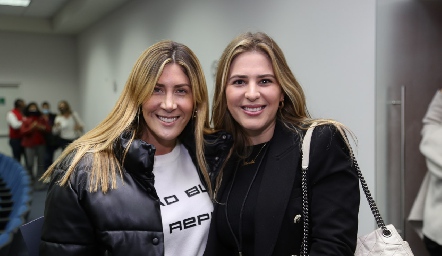  Martha de la Rosa y Lourdes Robles.