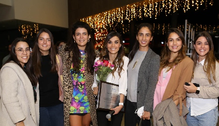  Gemma Loredo Ferrari con sus amigas.