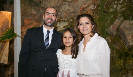  Manuel González, Emma Fernández y Fernanda Félix.