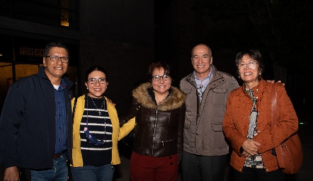  Gerardo Ramírez, Lorena Ramírez, Verónica González, Salvador González y Graciela González.