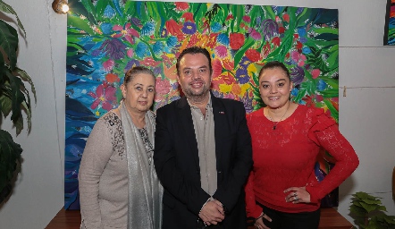  Rosa Elena Alvarado, Marco Antonio Vera y Claudia Vera.