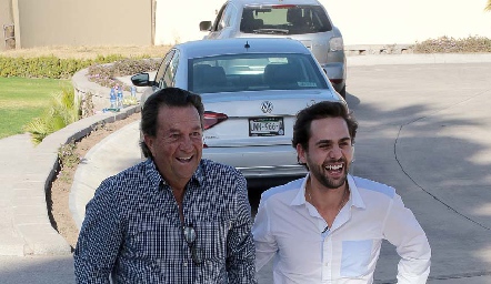  Mauricio Meade con su nieto José Miguel Morales Meade.