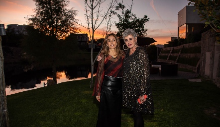 Mónica Gaviño y María Luisa Otero.