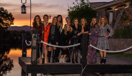  Mónica Gaviño, Lupita Pereda, Roxana Serna, Maribel Lozano, Claudia Quiroz, María Luisa Otero, Adriana Carrera, Patricia Gaviño, Gaby Serment e Inés Elizondo.