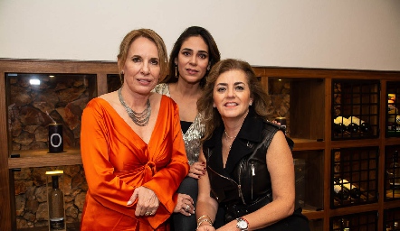  Lupita Pereda, Maribel Lozano y Adriana Carrera.
