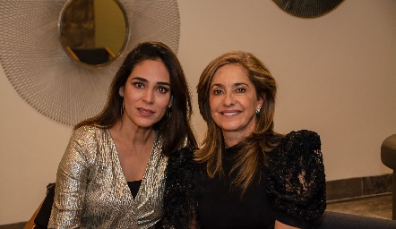  Maribel Lozano y Paty Gaviño.