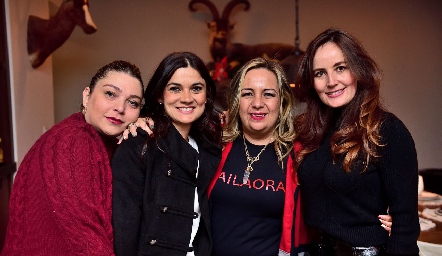 Jade Laija, Gabriela Flores, Sandra Miranda y Paulina Quiroz.