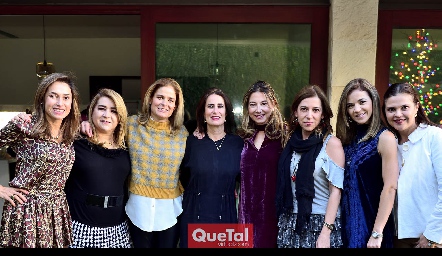  Amigas de toda la vida celebraron la Navidad.