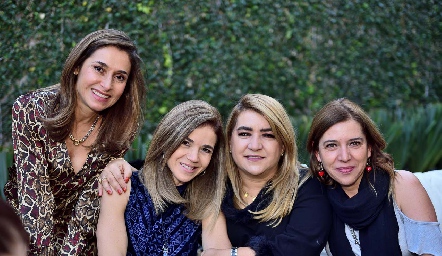  Amigas de toda la vida celebraron la Navidad.