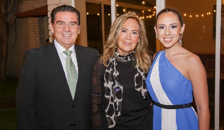  Rodolfo Ortega, Rosa Castillo y Marijó Ortega.