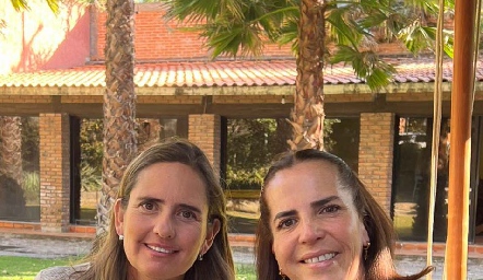 Marcela Payán y Claudia Martínez.