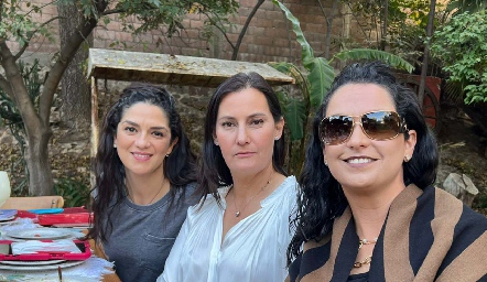 Daniela Gutiérrez, Sandra Morelos y Maricel Gutiérrez.