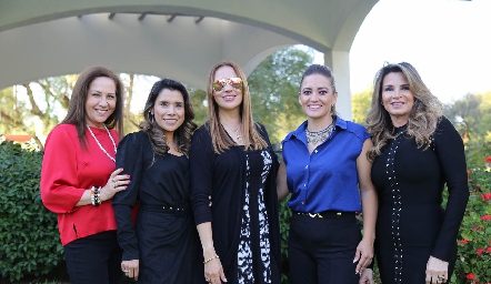  Armandina Aguilera, Coco Vargas, Nidia González, Anel Flores y Bertha Barragán.