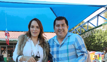  Ivania Martel, José Guadalupe Aguilar y Alison Aguilar.