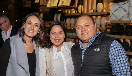  Diana Gutiérrez, Fer Serrano y Luis García.