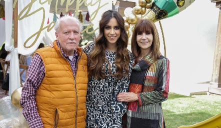Leonardo de la Garza, Jackie de la Garza e Isabel Hervert.