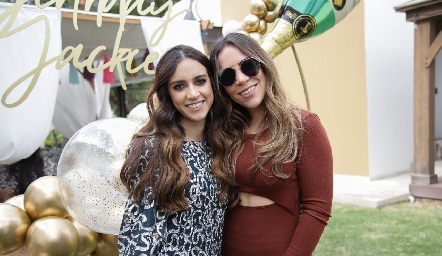  Jackie de la Garza y Romina Reverte.