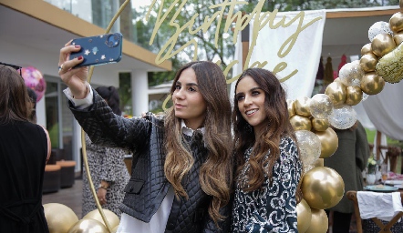  Selfie.
