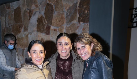  Claudia Rodríguez, Lizet Sánchez y Nora Villalpando.