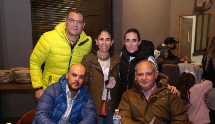  Pepe Villegas, Gaby Pérez, Lucia Zacarías, Mariano Gil y Walter Heinze.