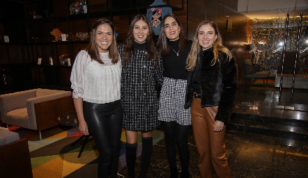 Juli Valle, Liliana Medina, Mariana Rodríguez y Elizabeth Treviño.