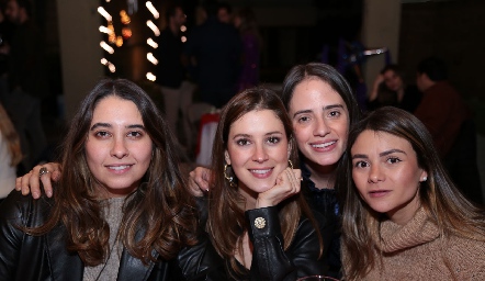  Sofía Leiva, Regina Mendizábal, Ale Ascanio y Lorena Navarrete.