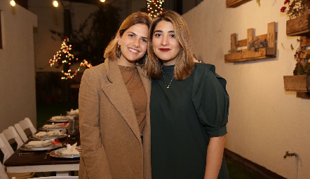  Valeria Siller y Pili Villanueva.