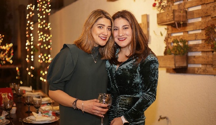  Pili Villanueva y Maritere Bernot.