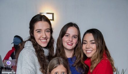 Monica, Marisa, Ale y Andréa Michel.