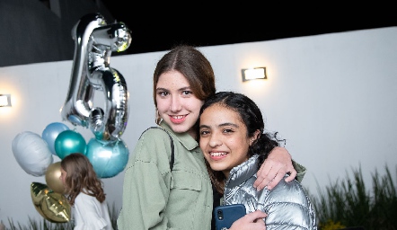 Laia davila y Lili Tobias.