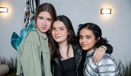 Laia davila,Majo Mitre y Lili Tobias.