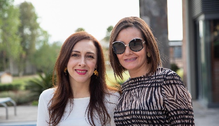  Sandra Aldrete y Rocío Subirana.