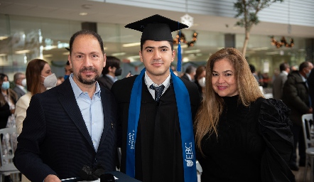Toma de protesta y ti?tulos de alumnos graduados 2017-2021 EBC.