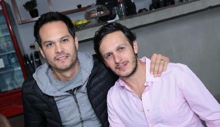  Beto Berrones y Javier Ramírez.