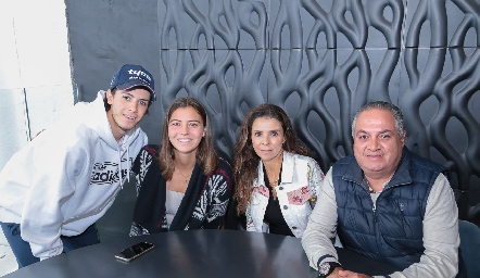  Marcelo Castillo, Caro Cermeño, Lupita Mercado y Rafael Aguilar.
