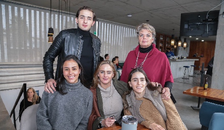  Carime Rodríguez, Paulo Abud, Irene Loyo, Irene Abud e Irene Dent.