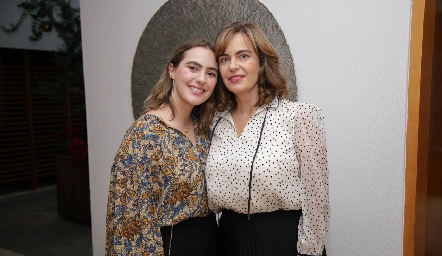 Tamara Esparza y Paty González.